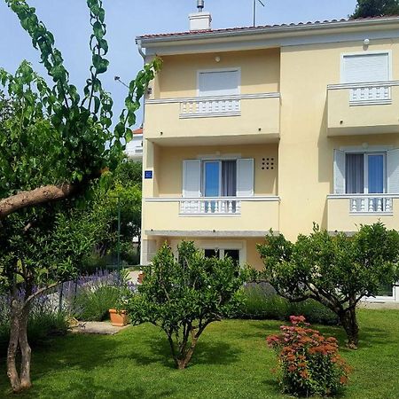 Apartments With A Parking Space Rab - 12383 Banjol Εξωτερικό φωτογραφία