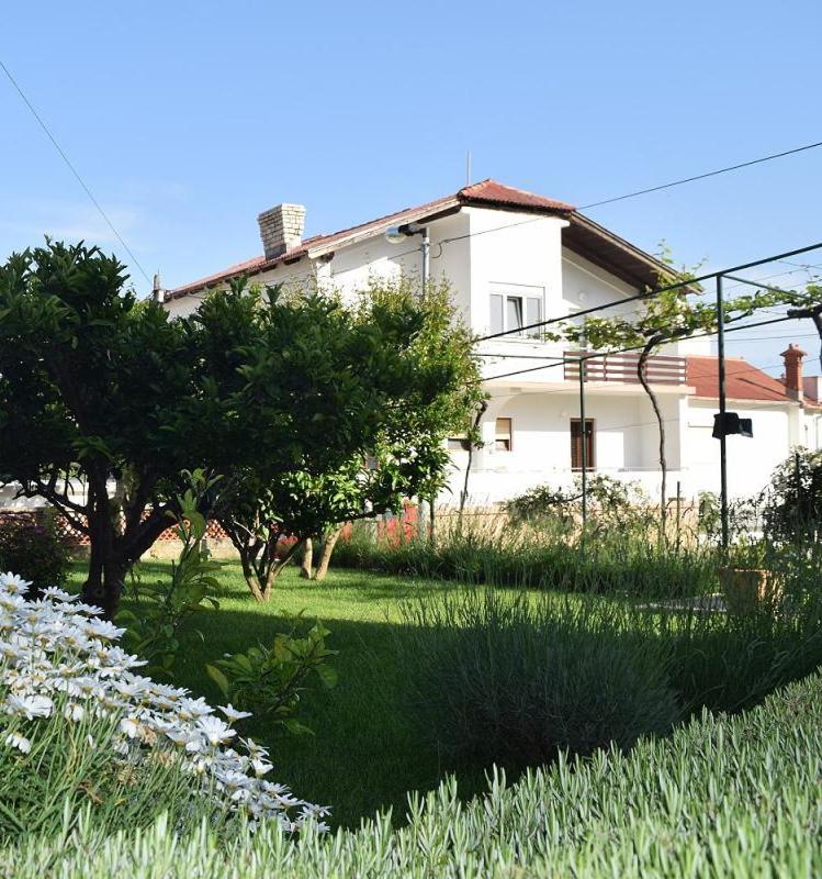 Apartments With A Parking Space Rab - 12383 Banjol Εξωτερικό φωτογραφία