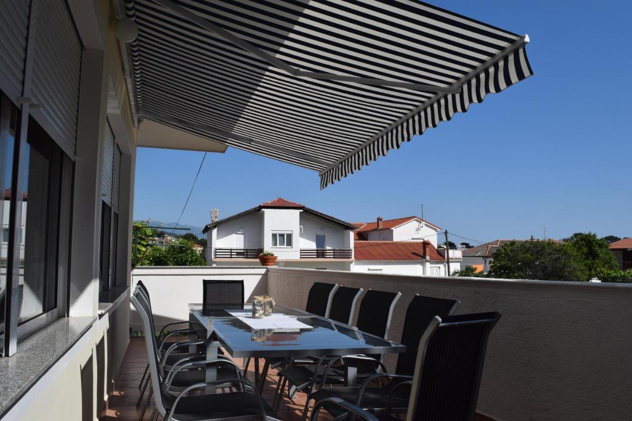 Apartments With A Parking Space Rab - 12383 Banjol Εξωτερικό φωτογραφία